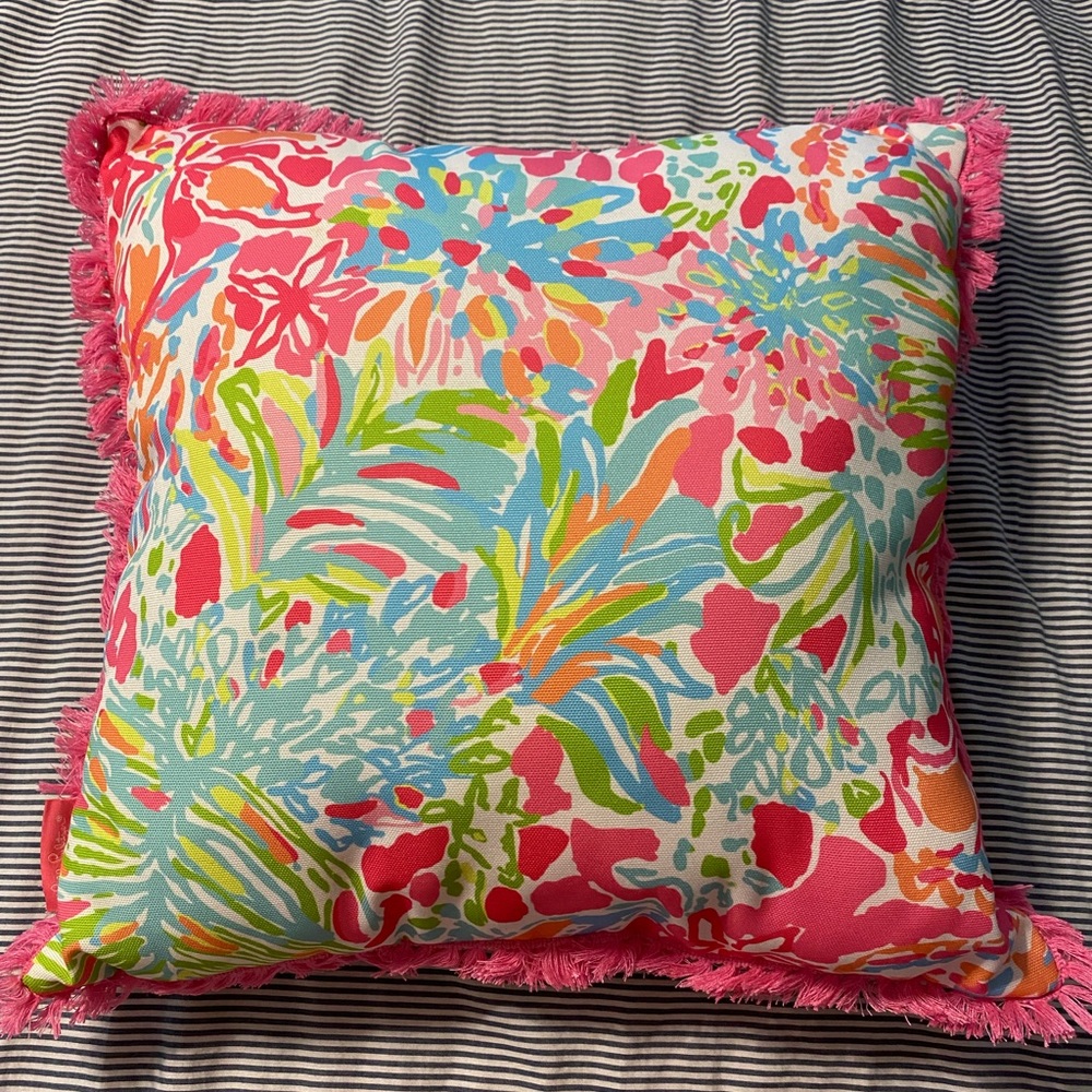 NWOT Lilly Pulitzer indoor outdoor pillow